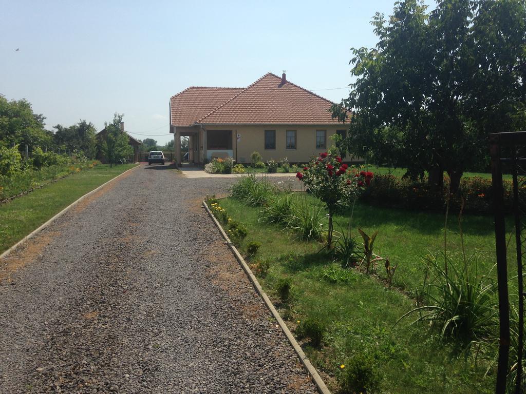 Hotel Koelcsey Kuria Vendeghaz Szatmárcseke Exterior foto